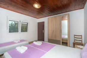 Beautiful apartment with 1 room for 5 persons - Image 3
