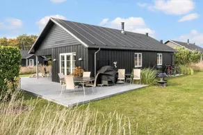 House with jacuzzi, sauna & terrace - Image 3