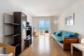 Lovely flat with garden, fast internet & pool | Mountain view - Image 4