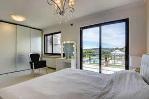 Fully equipped house with pool, garden & hot tub | Next to the beach - Image 4