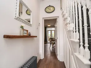 Family-friendly cottage with garden - Image 3