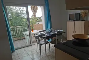Holiday apartment with pool & terrace - Image 3