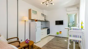 Lovely apartment with barbeque, terrace & garden | Sea view | Beach nearby - Image 4