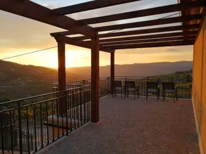 Masseria accogliente e familiare con griglia, piscina privata e giardino | Vista sulla montagna | Perfetta per il lavoro da remoto - Image 4