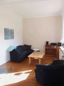 Schöne Wohnung mit Garten und Terrasse - Image 2
