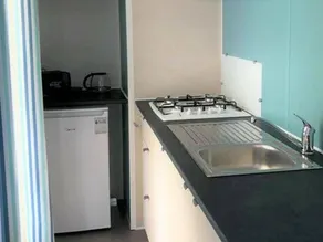 Mobile home with pool & terrace - Image 5