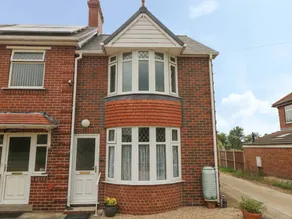 Children-friendly pleasant cottage with garden - Image 2