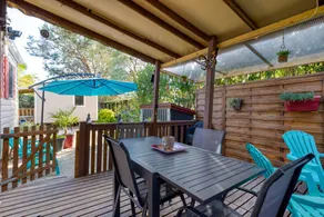 Mobile home with terrace & pool - Image 3