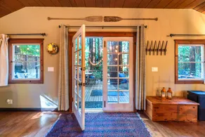 Holiday home with barbeque & hot tub | Mountain view - Image 2