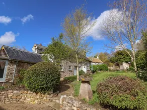 Casa rural apropiada para familias con jardín | Admite mascotas - Image 2