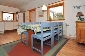 Holiday home with terrace - Image 5