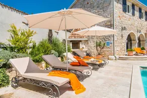 Villa with pool, barbecue & terrace | Pool view - Image 3