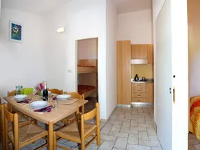 Bungalow avec terrasse et piscine - Image 5