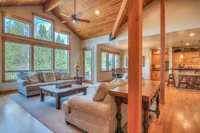 Luxury Retreat with Hot Tub, SHARC, A/C and Bikes - Image 4