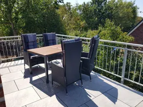 Children-friendly apartment with garden - Image 4