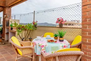 Appartement avec terrasse, internet haut débit et barbecue | Vue montagne - Image 2