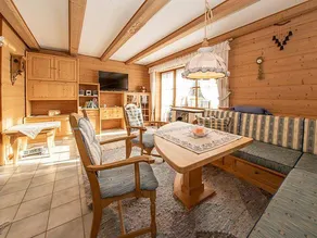 Holiday apartment with pool - Image 4