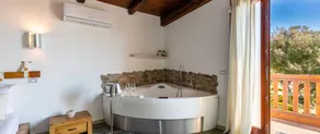 Zimmer „Suite Ulivo“ mit Bergblick, WLAN und Klimaanlage - Image 2
