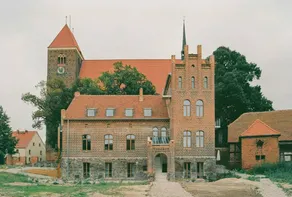 Apartment with sauna, garden & terrace - Image 3