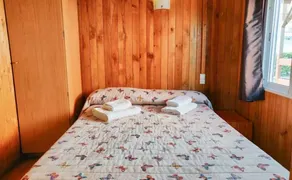 Mobile home with BBQ, heated pool & hot tub - Image 4