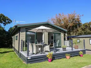 Cottage with garden & pool | Beach view - Image 2
