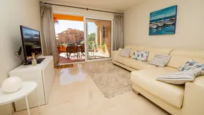 Apartment mit Garten, Terrasse und Pool - Image 3