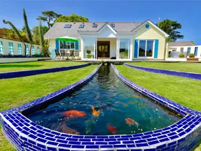 Cottage with barbeque, hot tub & garden - Image 4