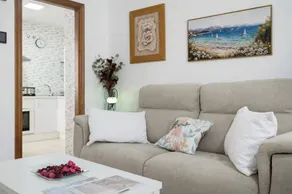 Central House with Private Solarium in Barbate, Costa de la Luz - Image 2