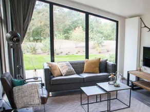 Family-friendly house with garden, heated pool & terrace - Image 5