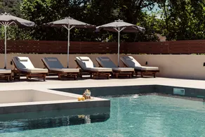 Villa with barbeque, garden & private pool - Image 4