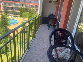 Holiday apartment with pool - Image 4