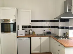 Flat with garden & barbeque - Image 4