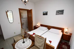 Pleasant private room with garden & terrace | Sea view | Dogs allowed - Image 4