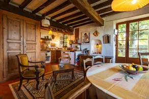 Apartamento vacacional con barbacoa, terraza y jardín | Vistas a la montaña - Image 3