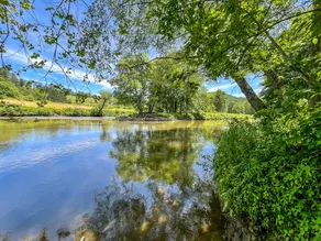 House with fast internet, hot tub & barbeque | River view - Image 5