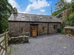 Cottage with garden - Image 2