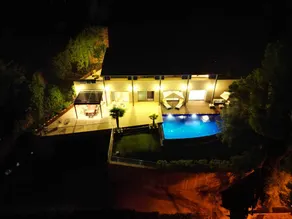 Family-friendly house with hot tub, garden & terrace | Sea view | Close to the beach | Good for workation - Image 5