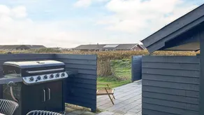 House with pool, sauna & jacuzzi - Image 4