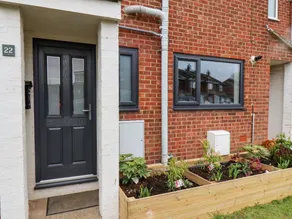 Cottage with garden - Image 2