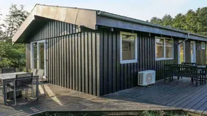 Holiday home with terrace & barbeque - Image 3
