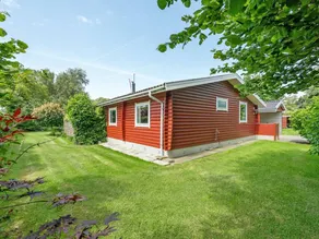 Holiday home with terrace & barbeque - Image 4