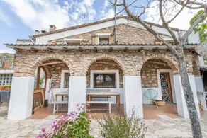 Holiday home with garden, barbeque & private pool | Mountain view - Image 2