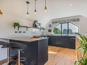 Cottage with garden - Image 3
