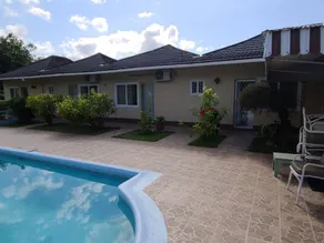 House with terrace, private pool & garden - Image 4