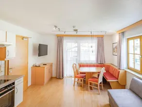 Apartment with terrace & sauna - Image 4