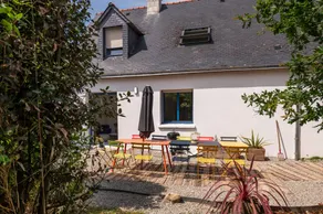 Holiday home with BBQ, terrace & garden | Sea view | Suitable for remote work | Pets are welcome - Image 2