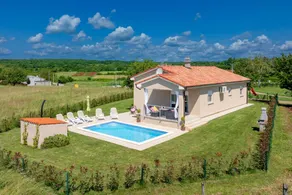 Villa with terrace, barbeque & pool - Image 5
