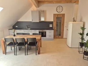 Apartment with garden - Image 5