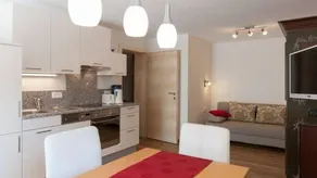 Family-oriented flat with garden, sauna & barbecue - Image 3