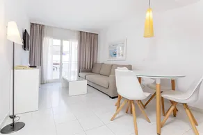Apartment mit Pool | Stadtblick - Image 2